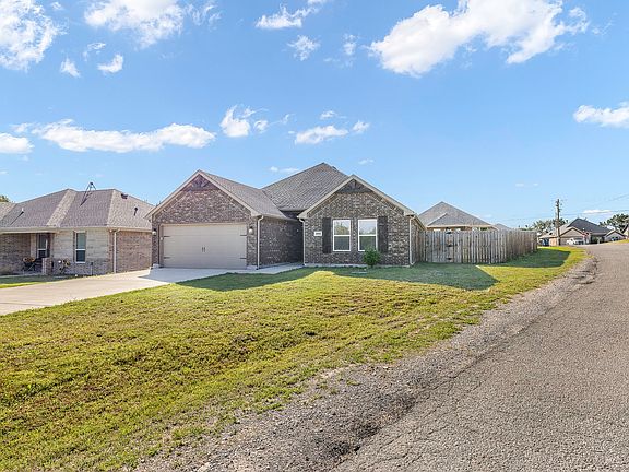 3rd image of 2601 Austin Dr
