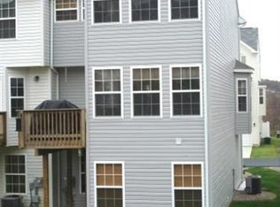 24 Robin Ln, Morgantown, WV 26508