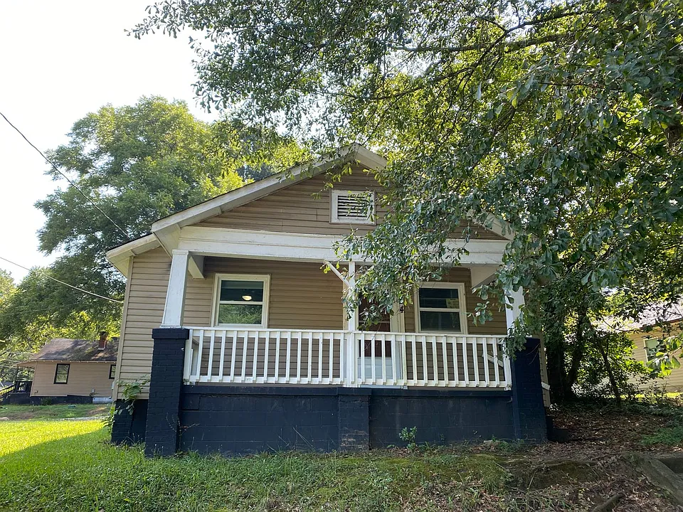 324 Pryor St