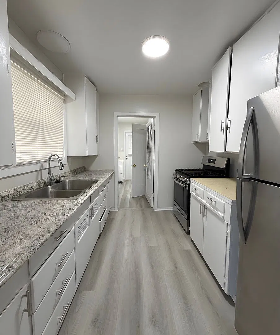 3 bed, 2.0 bath, $2,999 — Photo 2