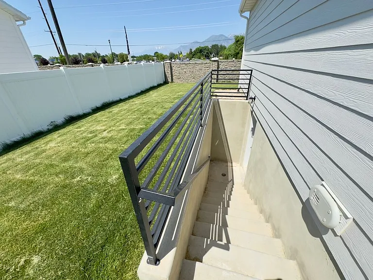 109 N Main St — Photo 3