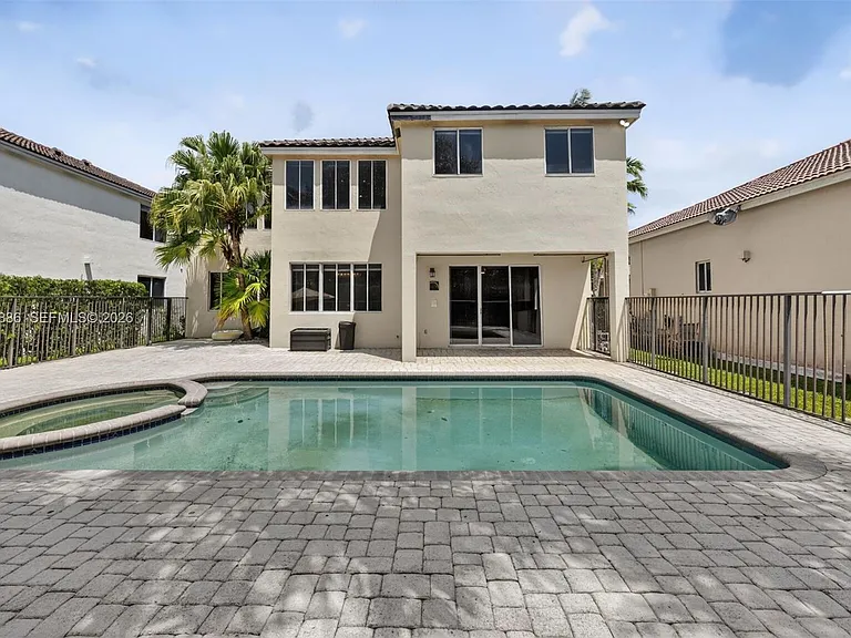 1115 Camellia Cir — Photo 16