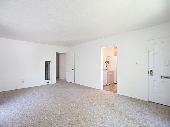 4th image of 844 Loring St