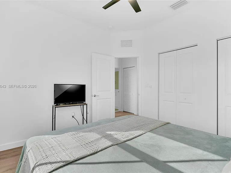 2444 SE 24th Ave — Photo 34