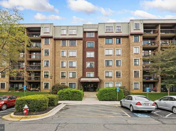 3031 Borge St APT 311, Oakton, VA 22124