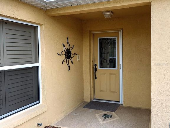 3rd image of 889 Winchester Ct