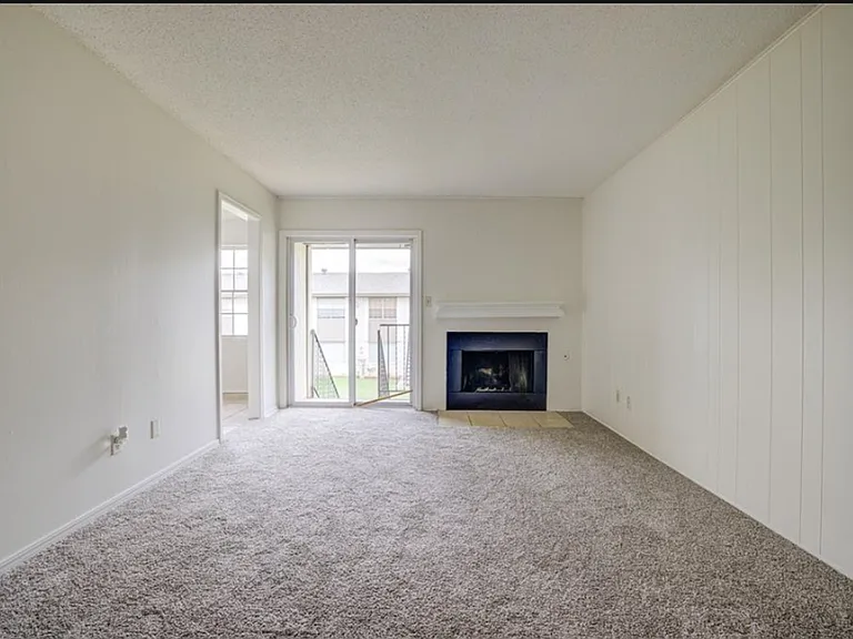 1717 E Lindsey St — Photo 16