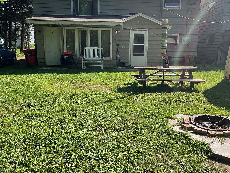 1st image of 107 N Tamarack St