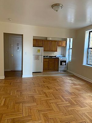 2nd image of 116 W 238th St APT 5B