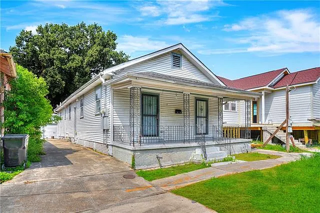 1 bed, 1.0 bath, 850 sqft, $1,300 — Photo 2