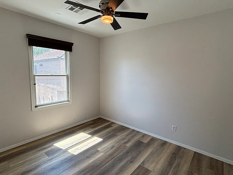 2125 E Huntington Dr #Phoenix 85040 — Photo 11