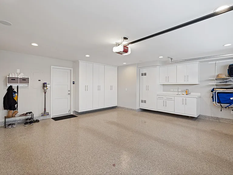 219 Diamond Ave — Photo 27