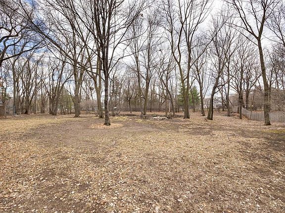 4th image of 17945 Breezy Point Rd