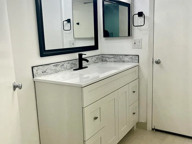 2820 N Oakland Forest Dr #203 — Photo 7