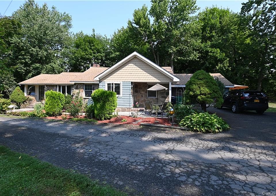 1st image of 11 Serenity Ln
