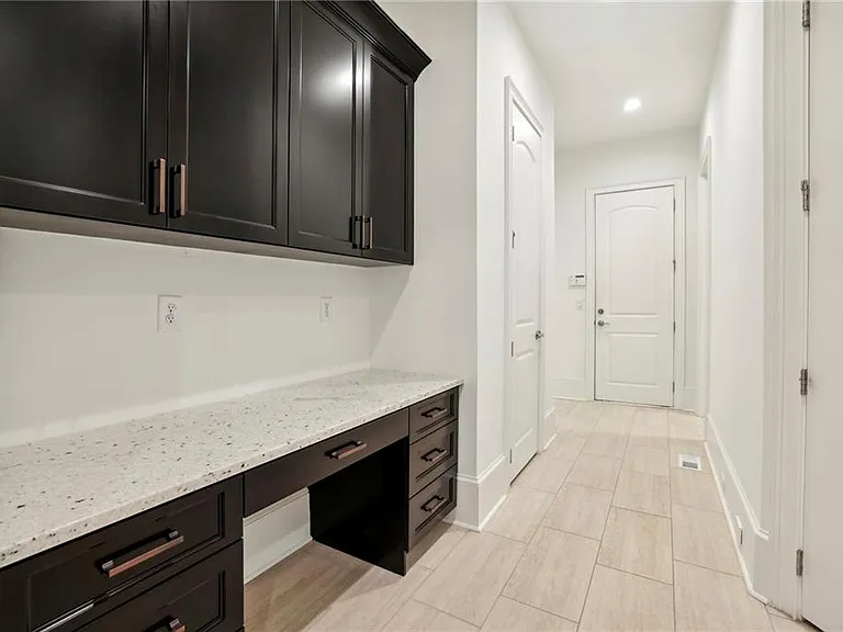 3750 Robinson Rd NE — Photo 26
