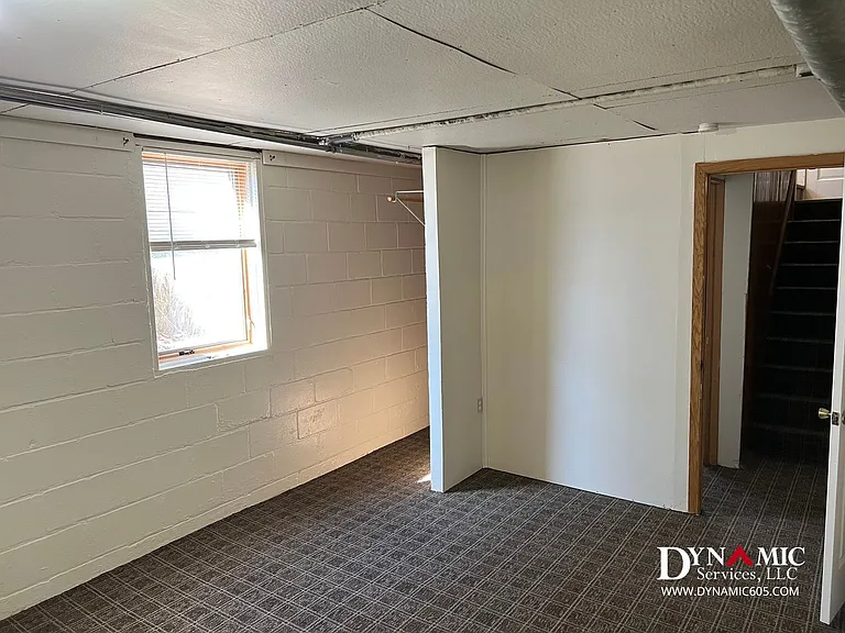1917 S Duluth Ave — Photo 25