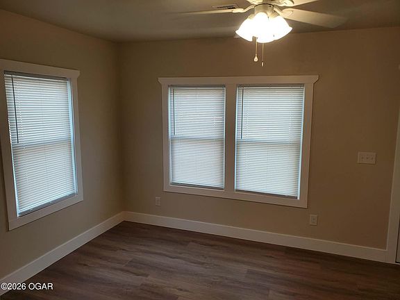 3rd image of 909 S Fulton St