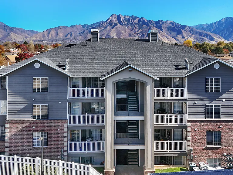 Parkgate Apartments — Photo 6