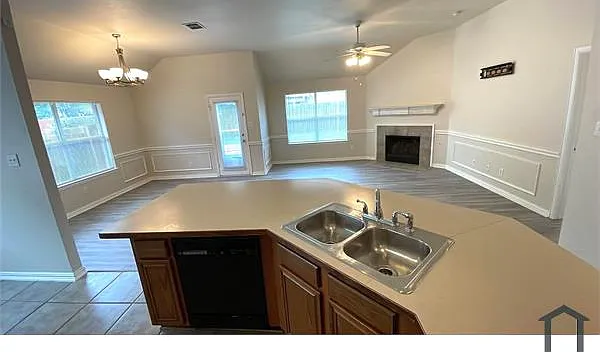 3217 Chesington Dr — Photo 5