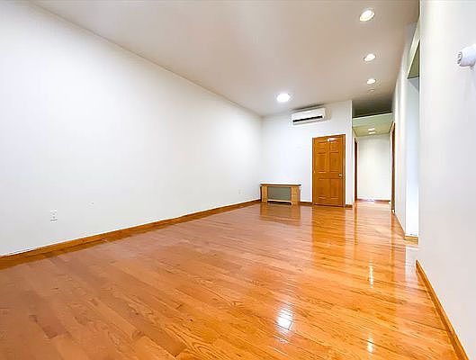 4th image of 127 Malcolm X Blvd #Penthouse