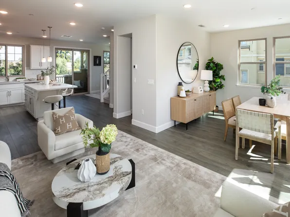 83 Fairchild Dr, Mountain View, CA 94043