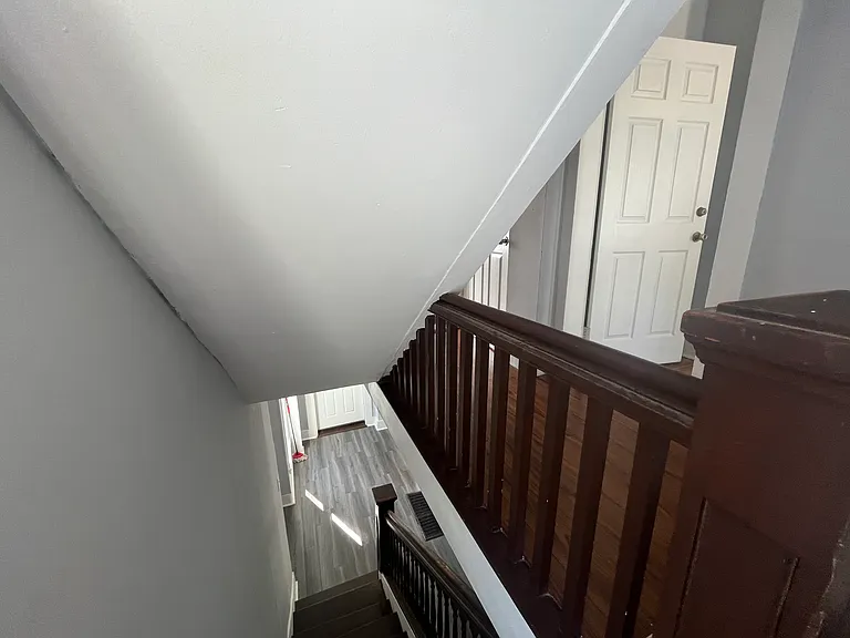 147 Winchester Ave — Photo 5