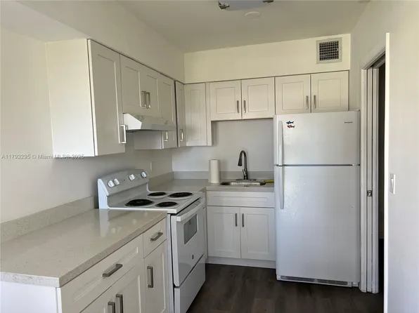 1150 Atlantic Shores Blvd APT 606, Hallandale, FL 33009