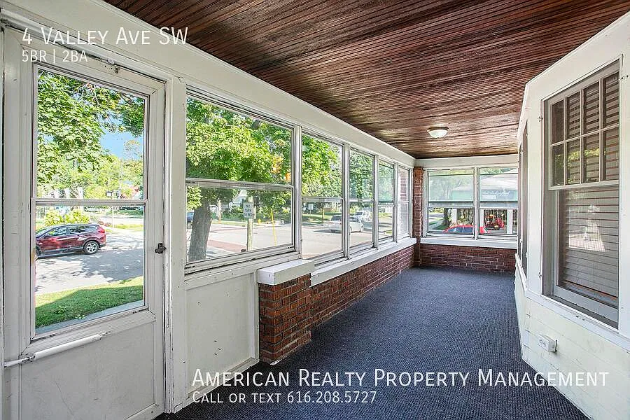 5 bed, 1588 sqft, $3,050 — Photo 2