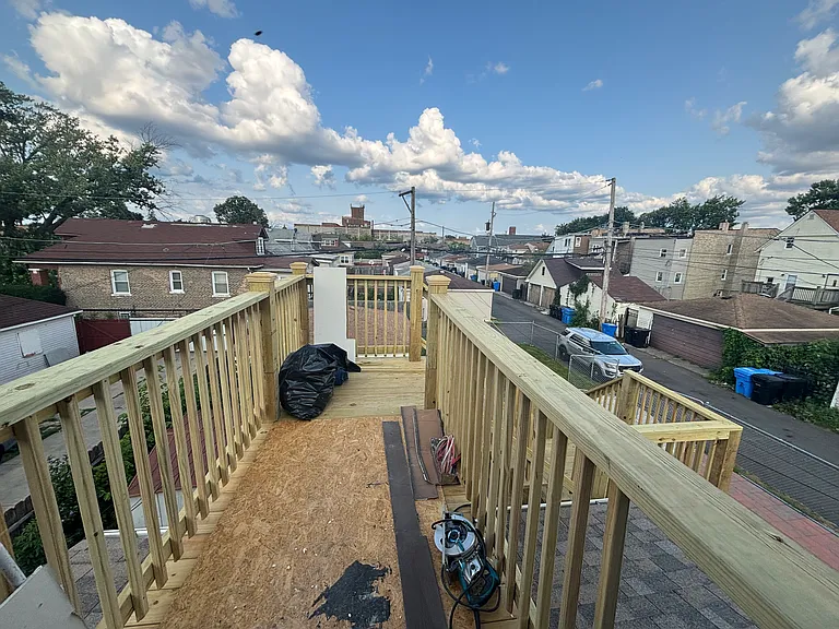 2049 N Kilpatrick Ave — Photo 15