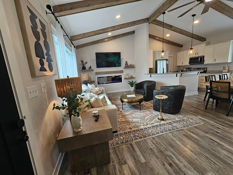 710 Orchard St — Photo 3