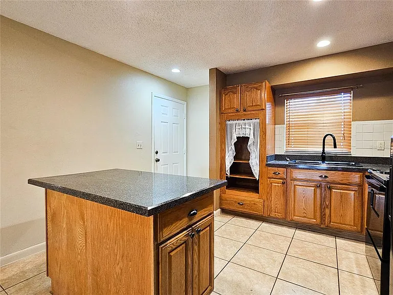 259 Village View Ln — Photo 4
