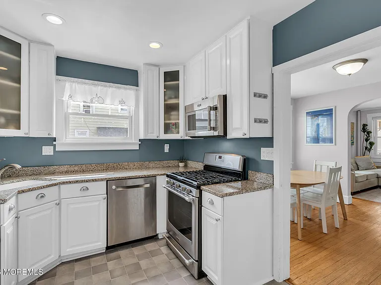 706 E St — Photo 21