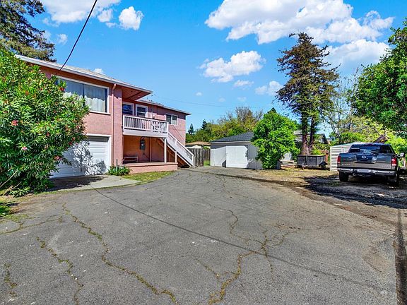 5th image of 682 Maplewood Avenue