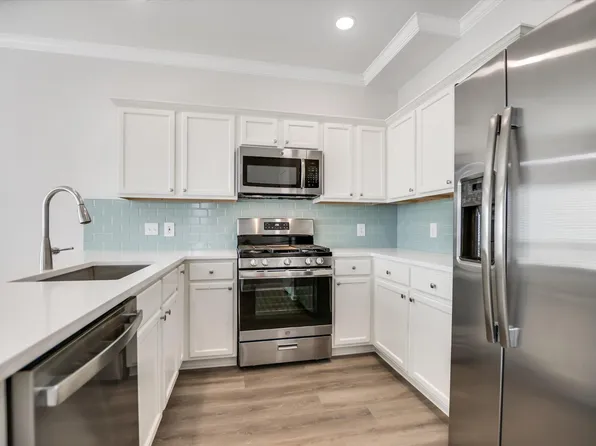 8813 Mountain Shadows Cv APT A, Austin, TX 78735