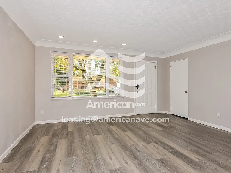 1485073_004_wm_-_living_room_13275416.jpg