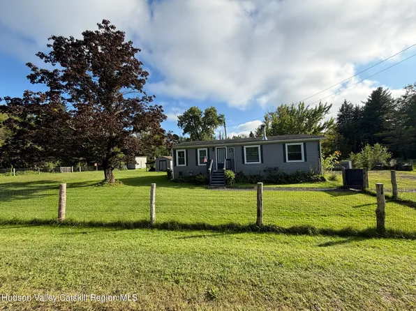 33 Adams Road, Coxsackie, NY 12051