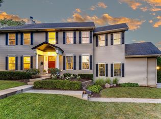 454 Prairie Ave, Libertyville, IL 60048