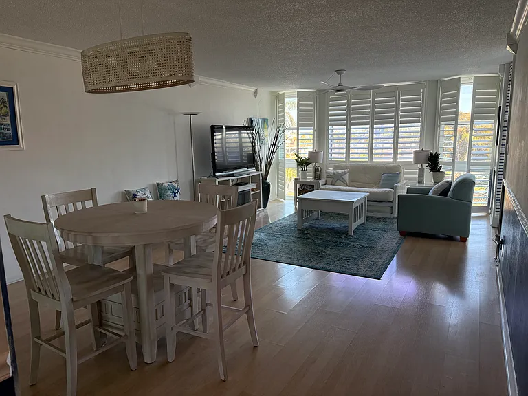 7400 Sun Island Dr — Photo 10