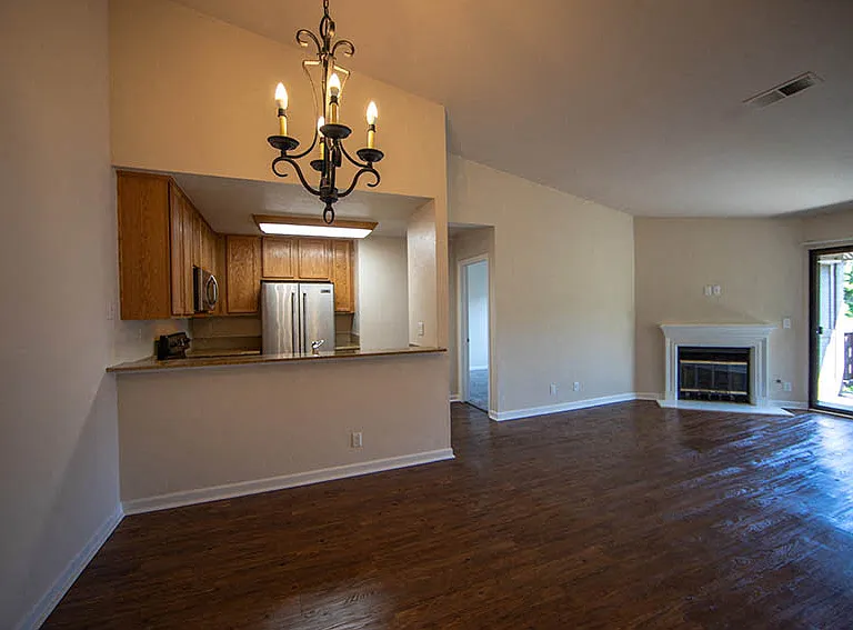 Laurel Grove — Photo 42