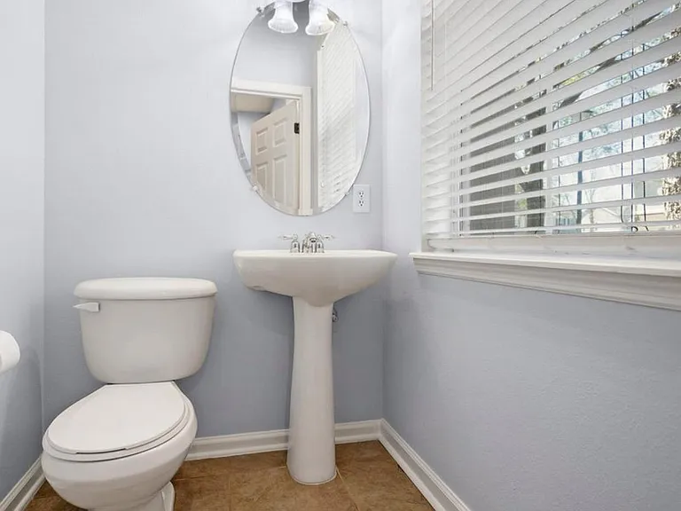 6188 High Tide Blvd — Photo 7