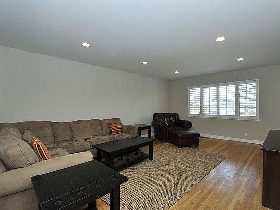 4th image of 4313 Marlowe Dr
