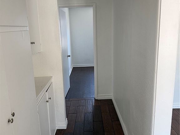 4th image of 1024 W Reeve St