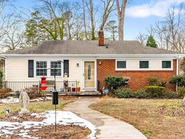 111 Forestdale Dr, Jamestown, NC 27282