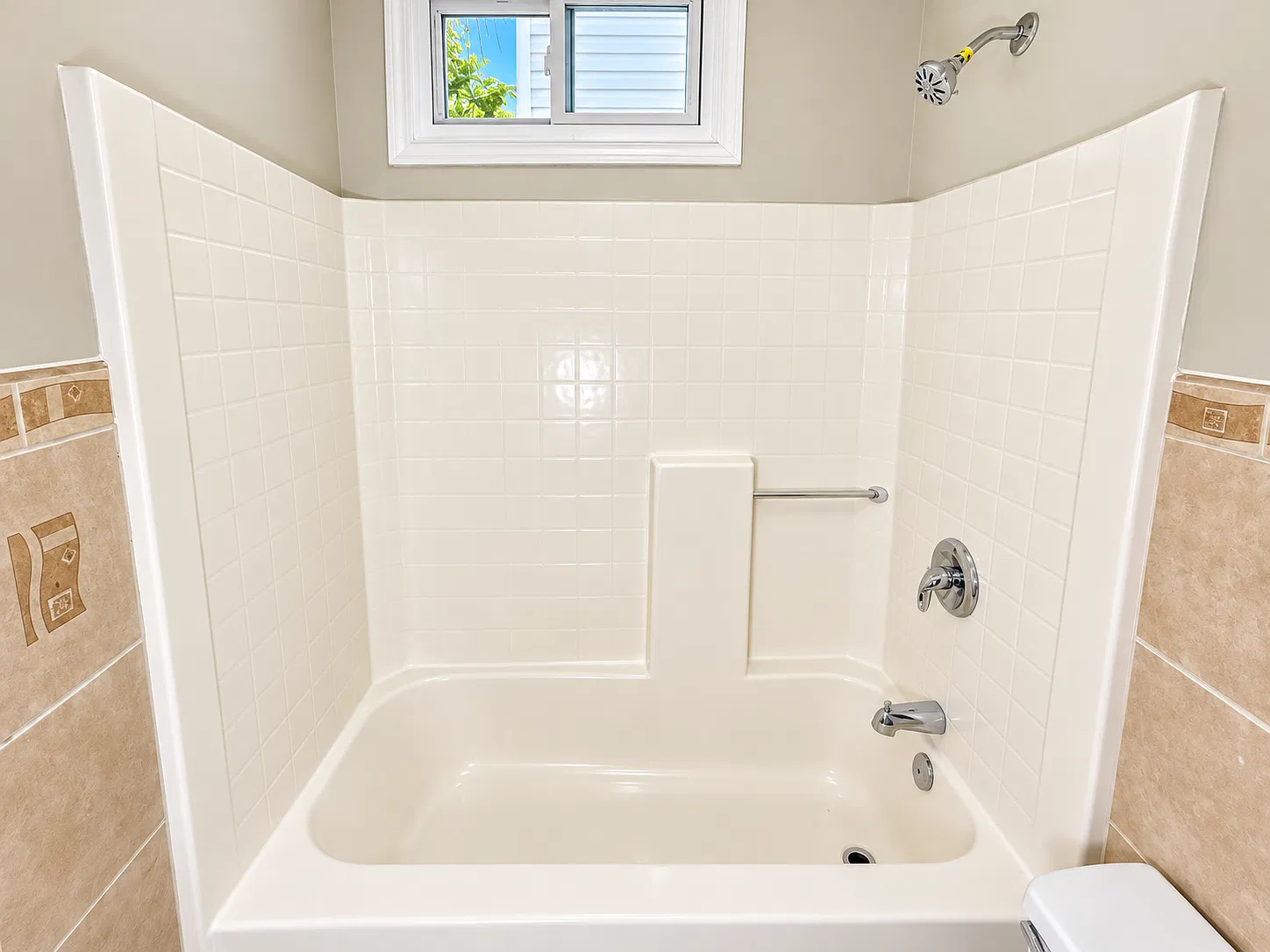 2 bed, 1000 sqft, $1,845 — Photo 4