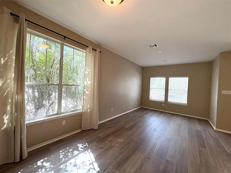 800 Bull Creek Pkwy — Photo 6