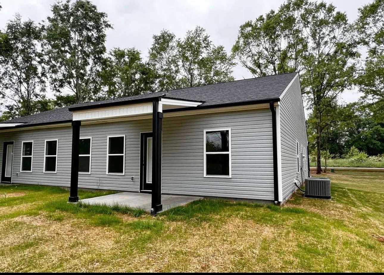 3 bed, 1433 sqft, $1,600 — Photo 3