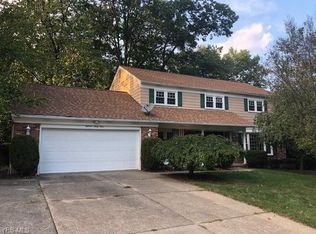 1833 Fairlawn Knolls Dr, Akron, OH 44313