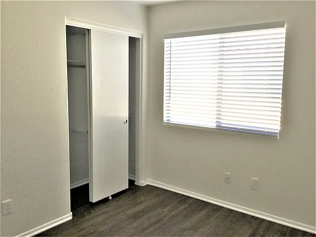 15872 W Adams St — Photo 12