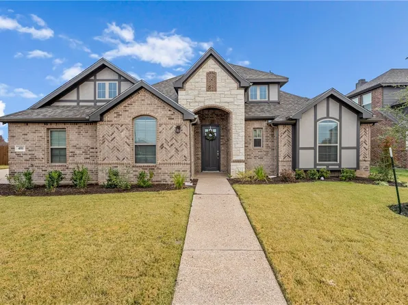 401 Woodhaven Trl, McGregor, TX 76657